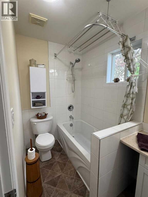 4920 51 Avenue Property Photo 15