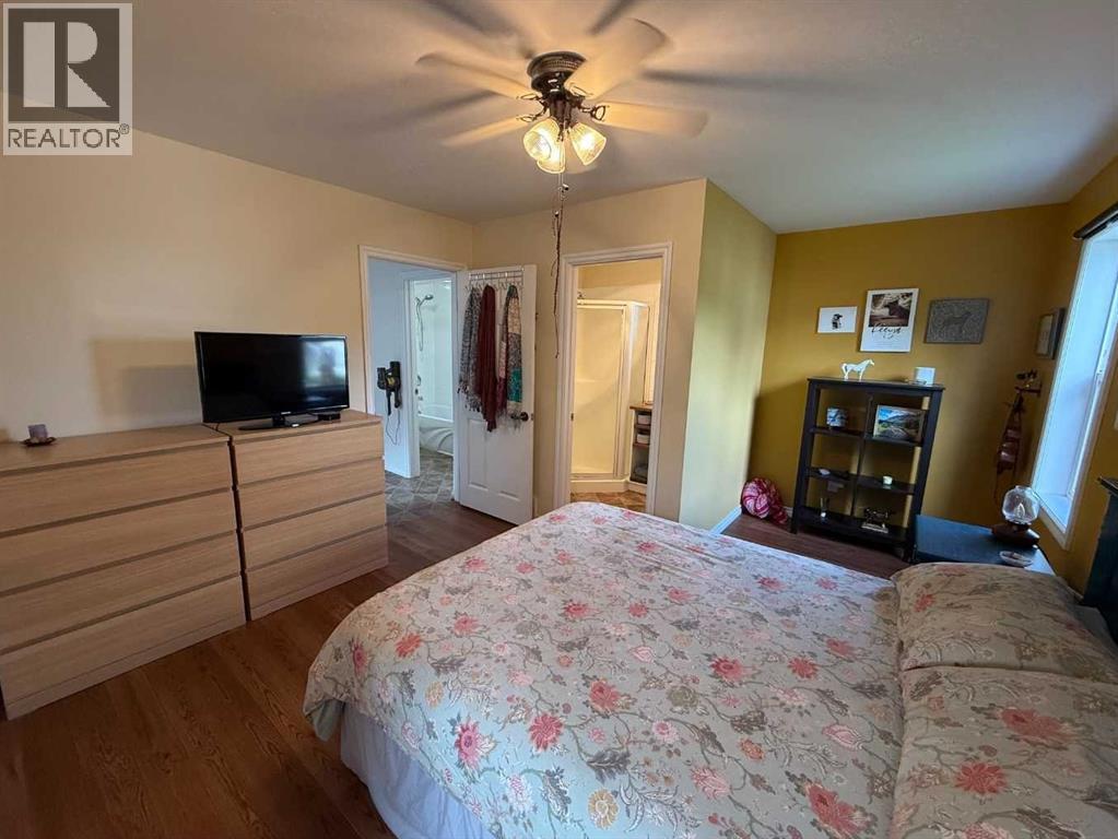 4920 51 Avenue Property Photo 18