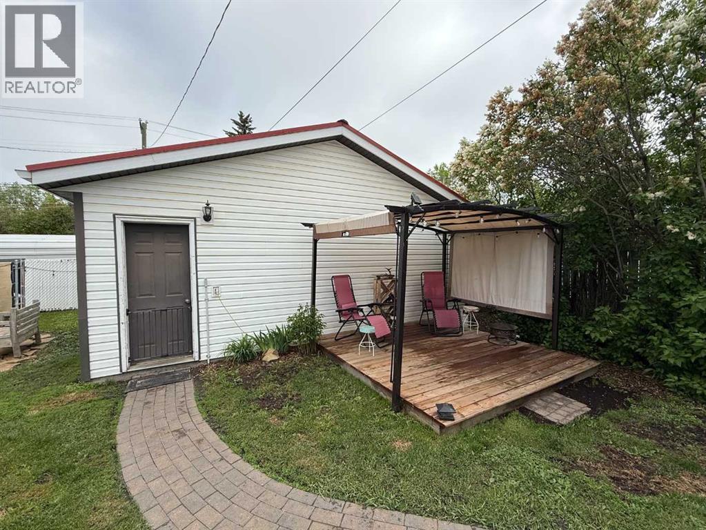 4920 51 Avenue Property Photo 34