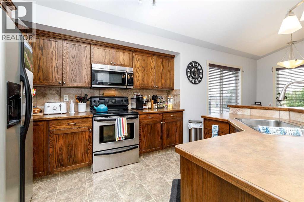 613 Oak Street Property Photo 4