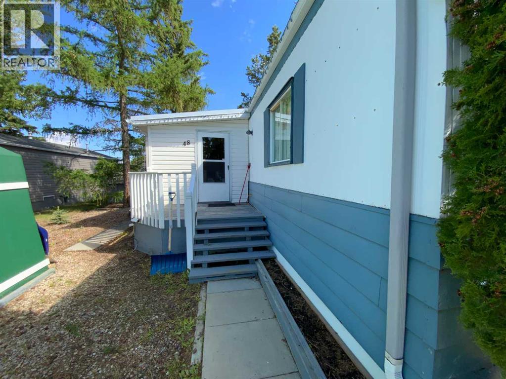 48 Mobile Drive Ne Property Photo 2