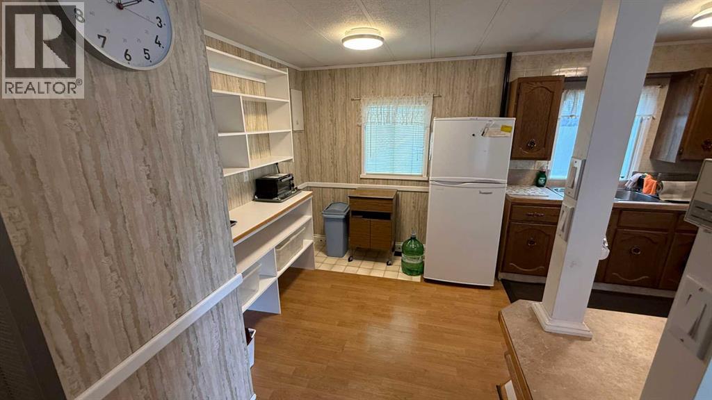 48 Mobile Drive Ne Property Photo 8