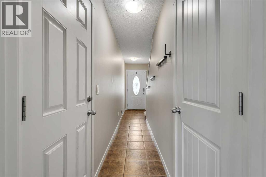 401 Copperpond Landing Se Property Photo 4