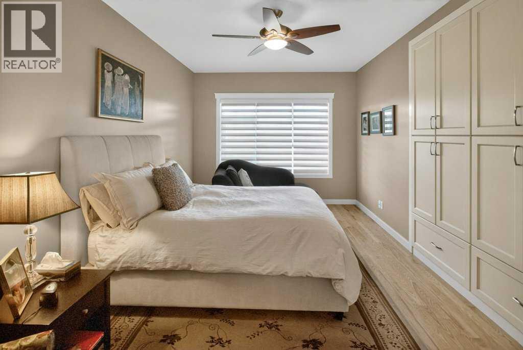 509 Sunridge Crescent W Property Photo 21