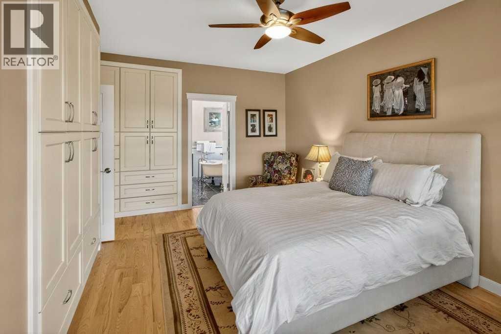 509 Sunridge Crescent W Property Photo 22