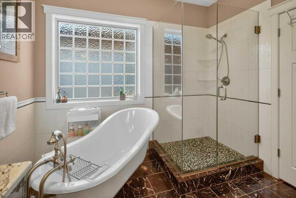 509 Sunridge Crescent W Property Photo 24
