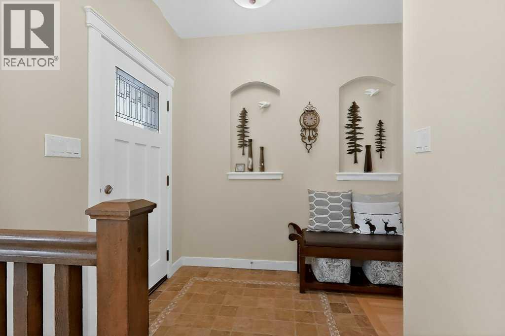 509 Sunridge Crescent W Property Photo 30