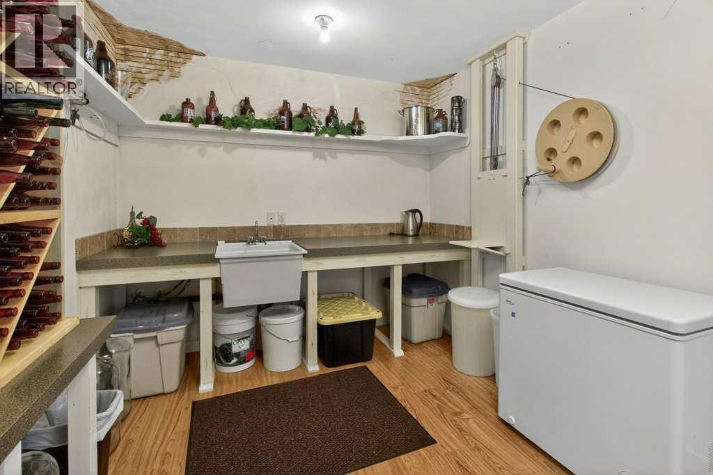 509 Sunridge Crescent W Property Photo 42
