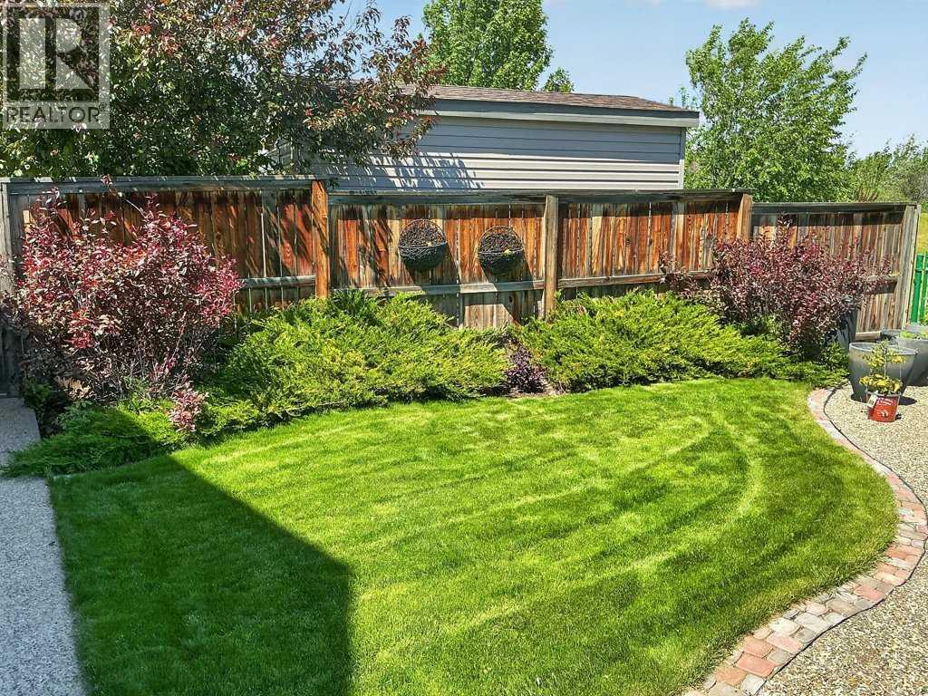 509 Sunridge Crescent W Property Photo 47