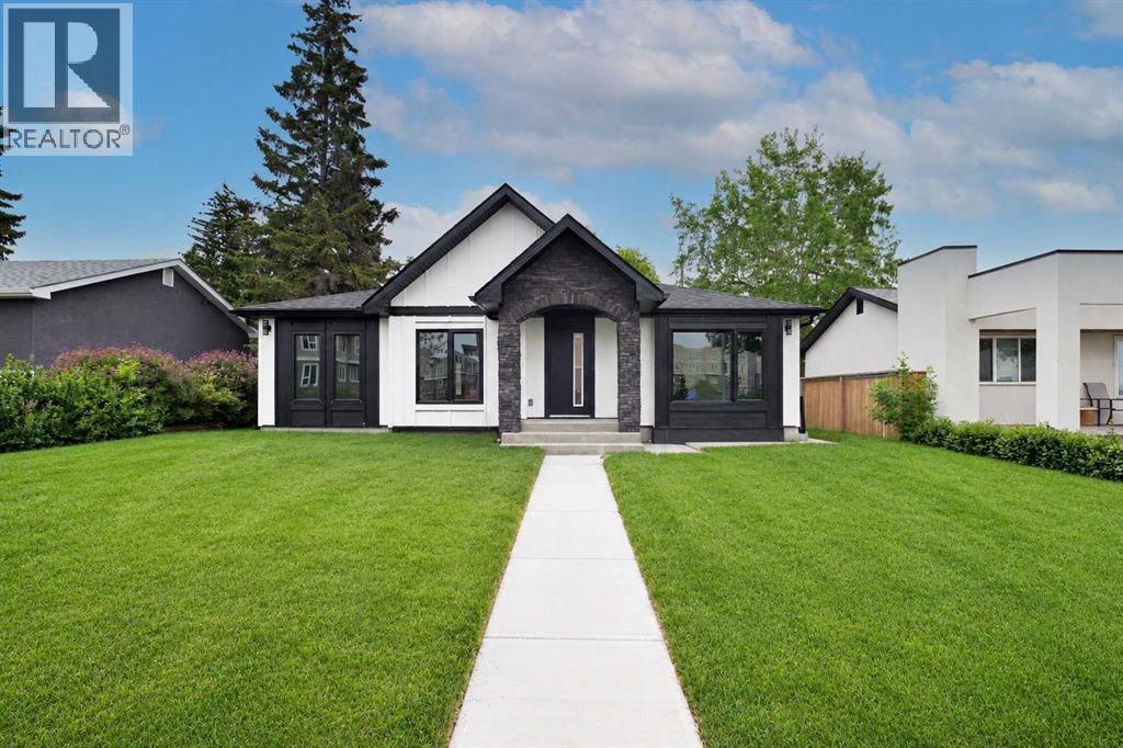 4940 45 Street Sw Property Photo 1