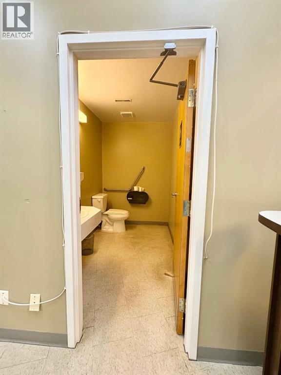 204 Main Street Ne Property Photo 10