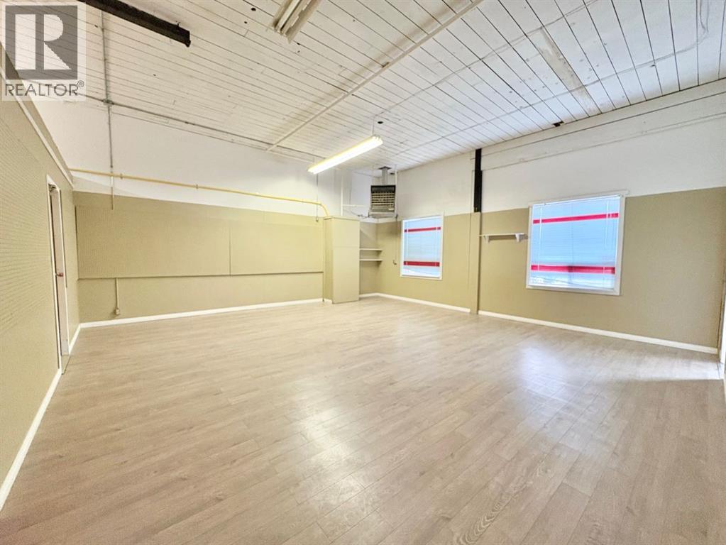 204 Main Street Ne Property Photo 16