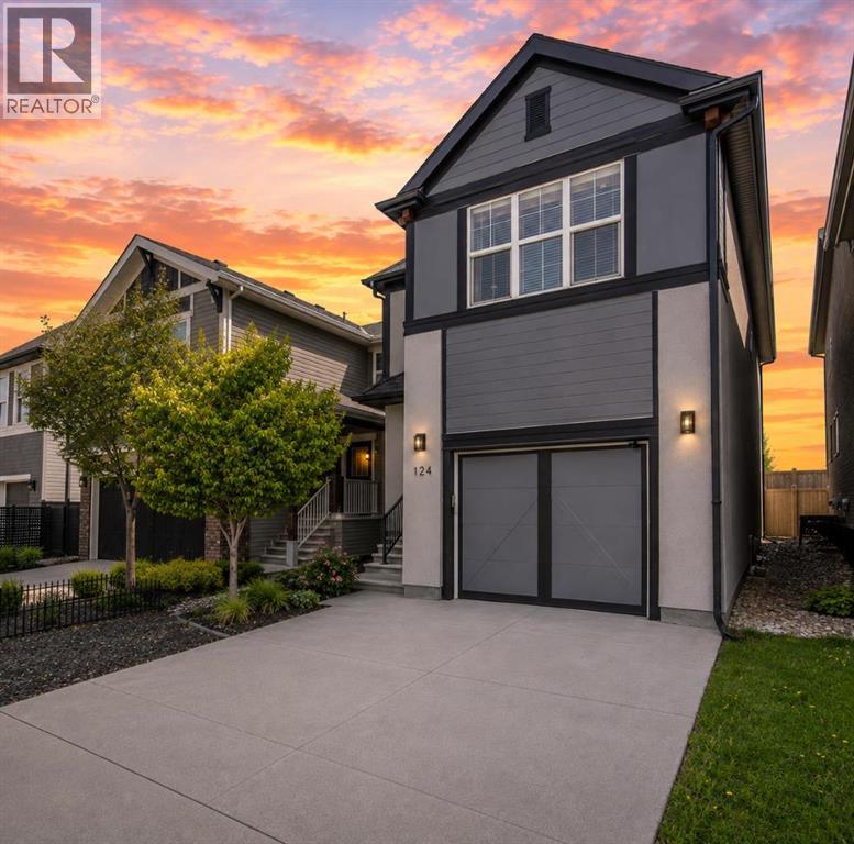 124 Masters Crescent SE Property Photo 1