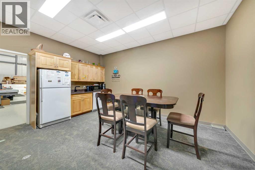 5921 50 Avenue Property Photo 9