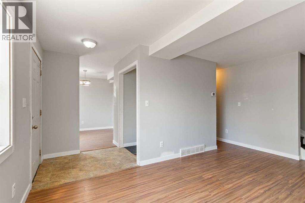 19 Third Avenue Southeast Property Photo 3