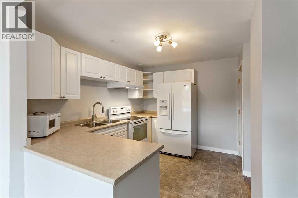 19 Third Avenue Southeast Property Photo 8