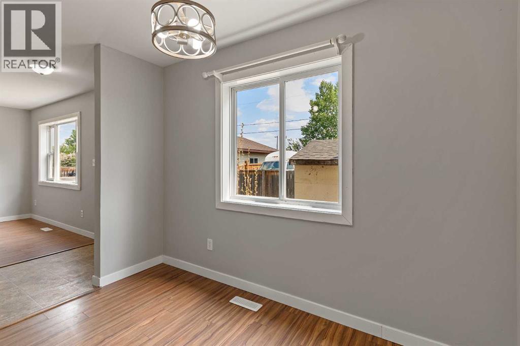19 Third Avenue Southeast Property Photo 11