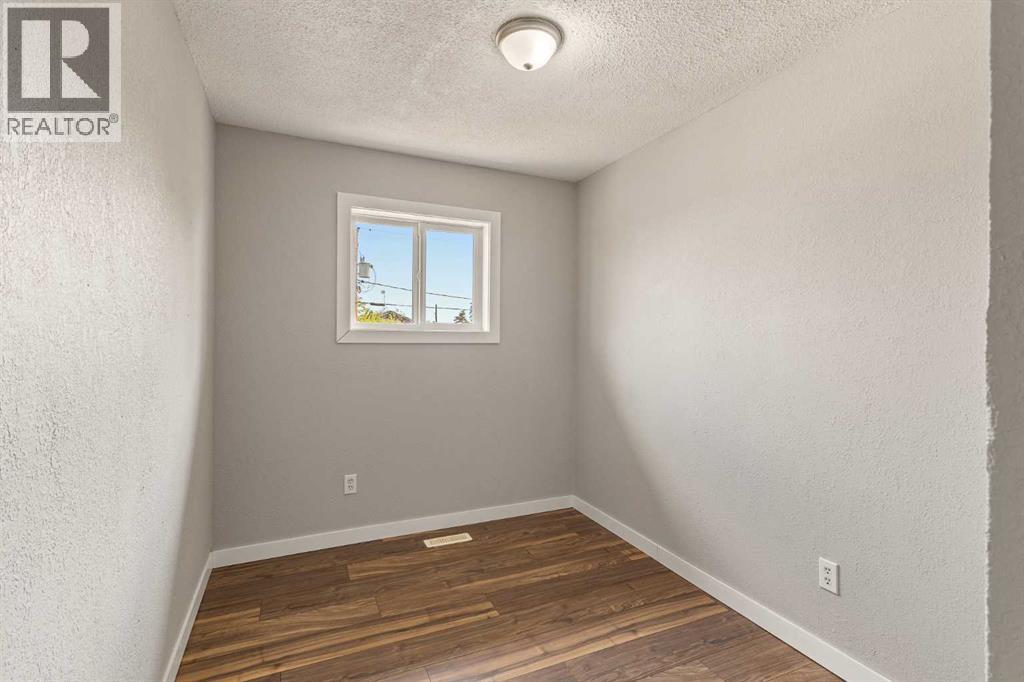 19 Third Avenue Southeast Property Photo 17
