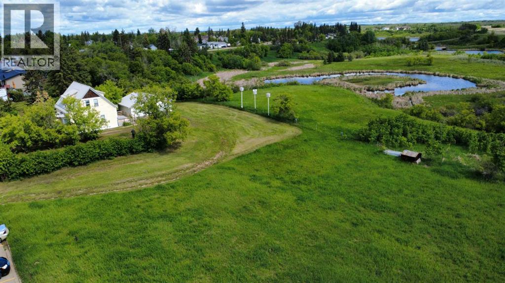 5205 52 Avenue Property Photo 1