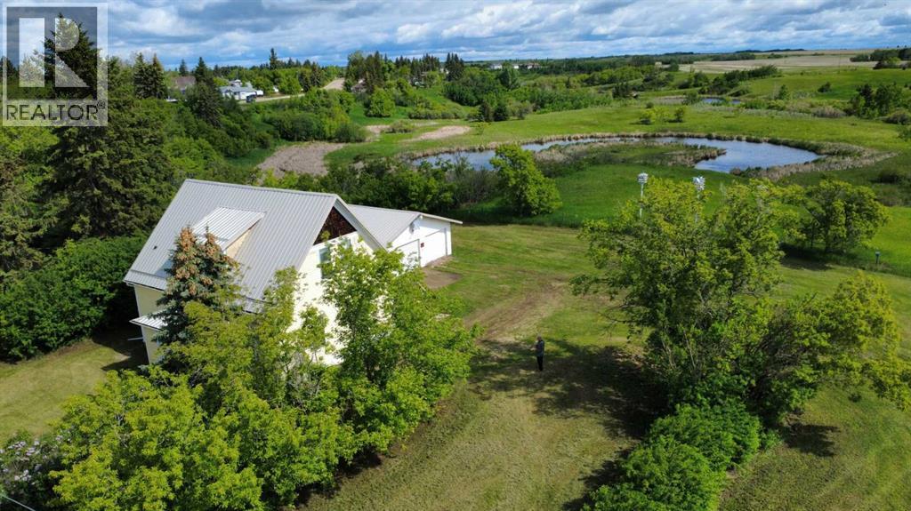 5205 52 Avenue Property Photo 4