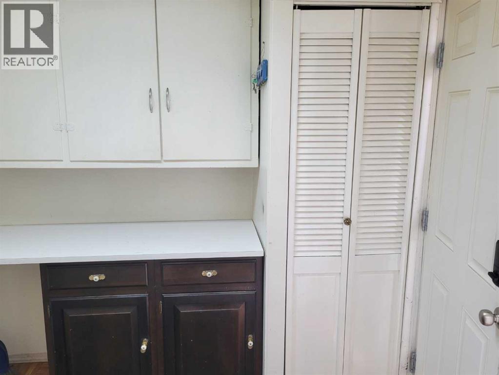 5205 52 Avenue Property Photo 7