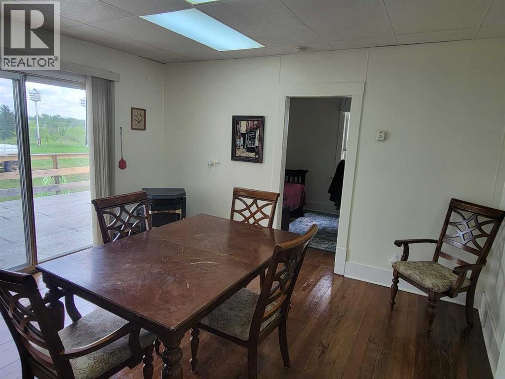 5205 52 Avenue Property Photo 10