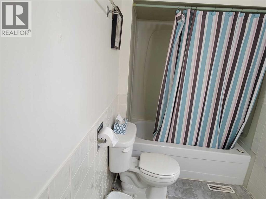 5205 52 Avenue Property Photo 13