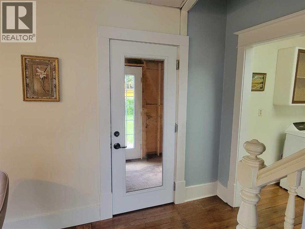 5205 52 Avenue Property Photo 17