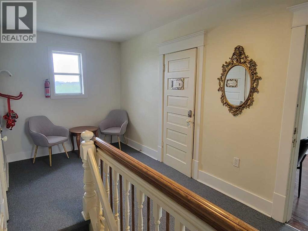 5205 52 Avenue Property Photo 20