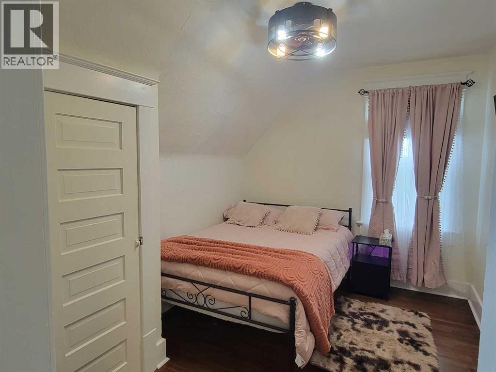 5205 52 Avenue Property Photo 21