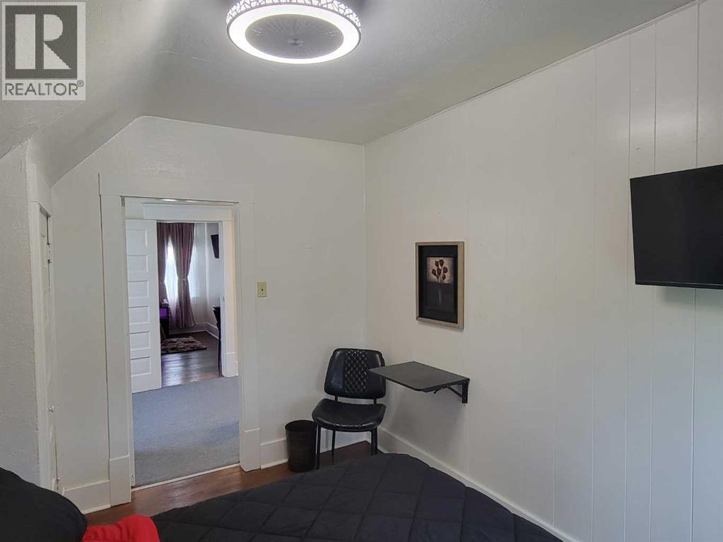 5205 52 Avenue Property Photo 24