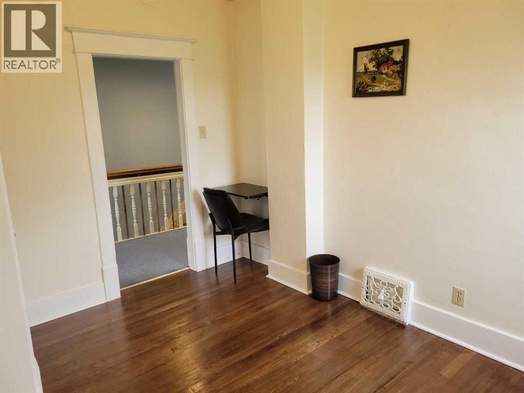 5205 52 Avenue Property Photo 25