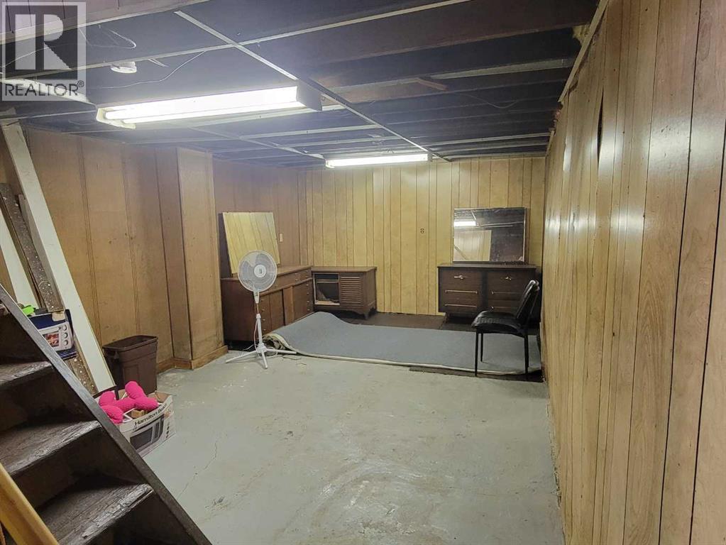 5205 52 Avenue Property Photo 29