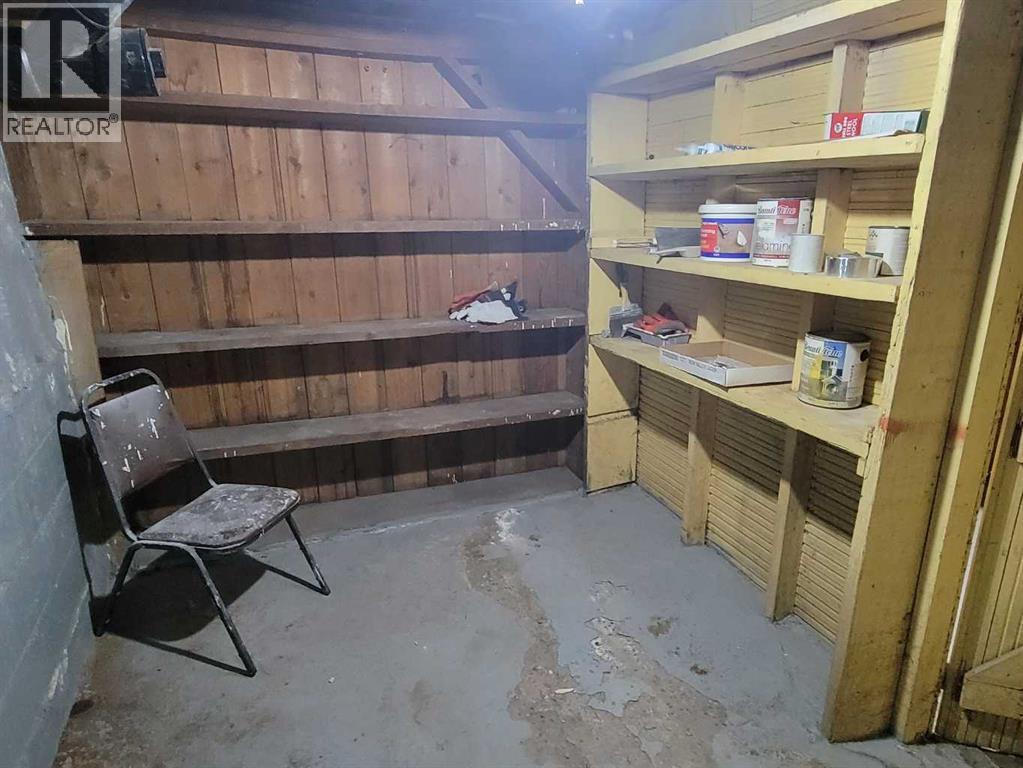 5205 52 Avenue Property Photo 32