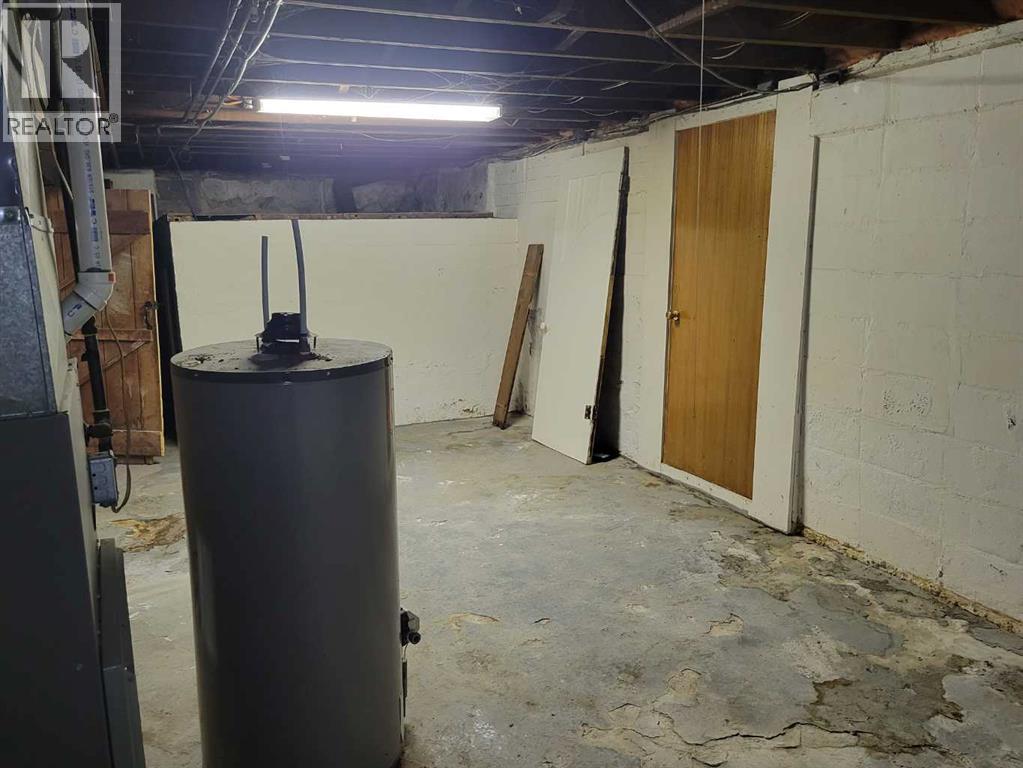5205 52 Avenue Property Photo 35
