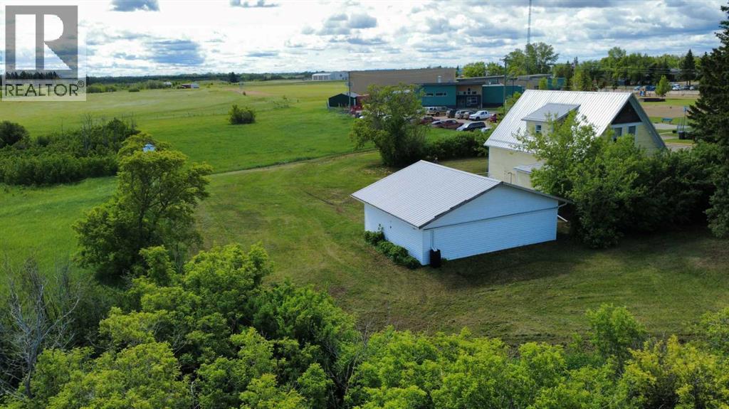 5205 52 Avenue Property Photo 44