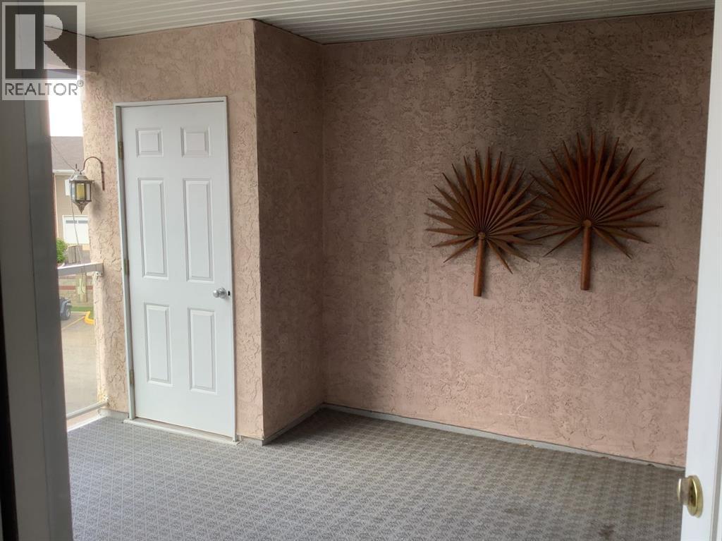 4805 45 Street Property Photo 15
