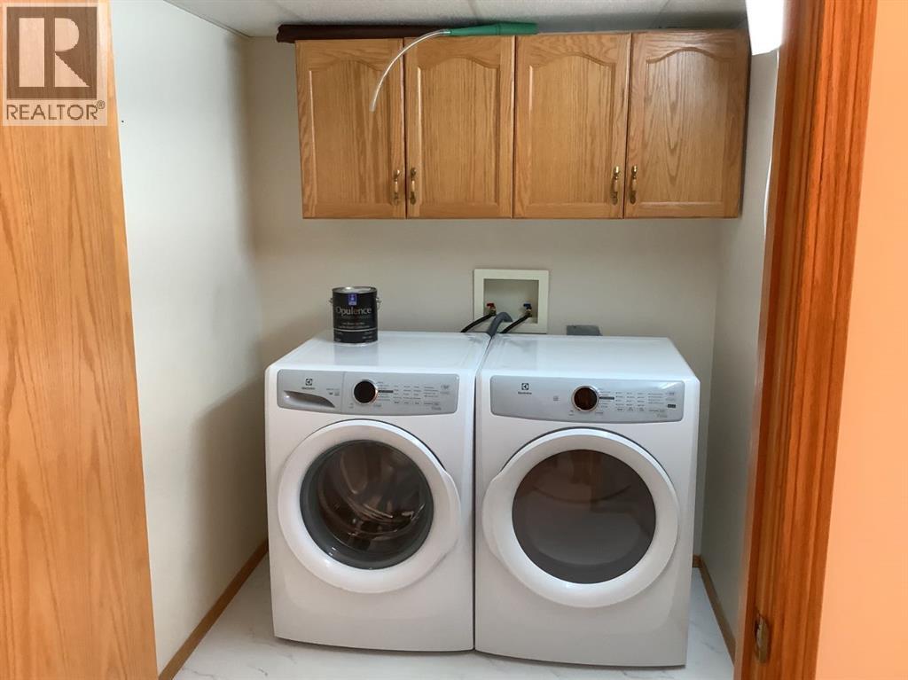 4805 45 Street Property Photo 18
