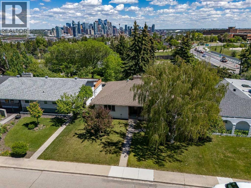 1738 Suffolk Street Sw Property Photo 2