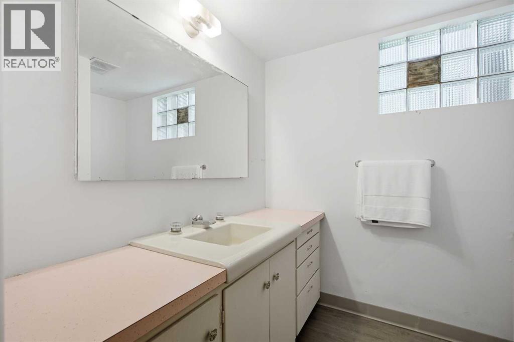 1738 Suffolk Street Sw Property Photo 24