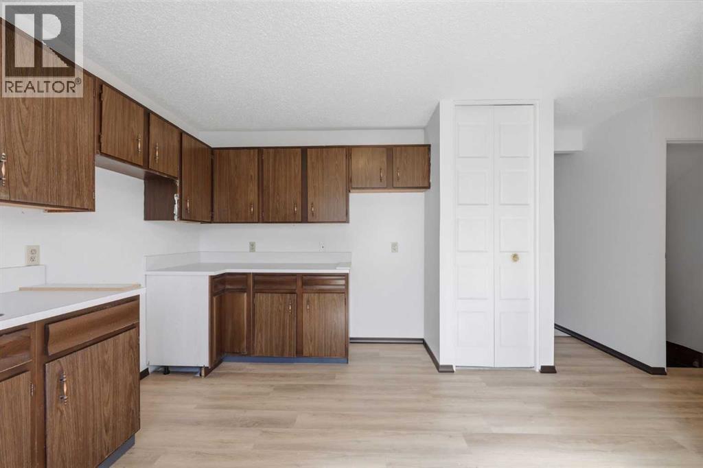 222 Marlborough Way Ne Property Photo 7