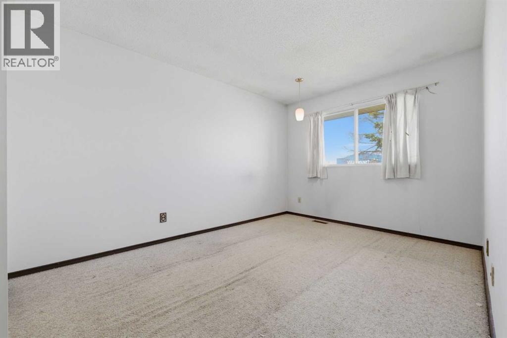 222 Marlborough Way Ne Property Photo 9