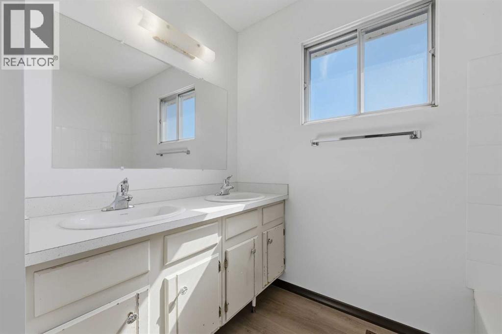 222 Marlborough Way Ne Property Photo 15