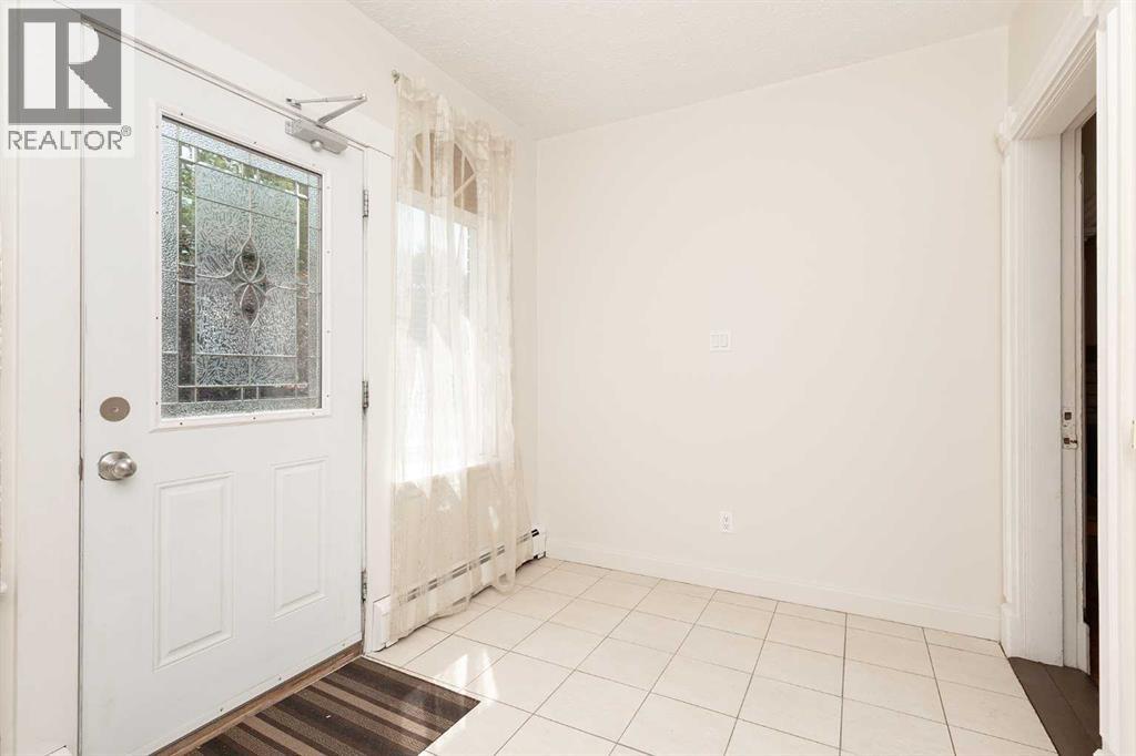 622 10 Street South Property Photo 4