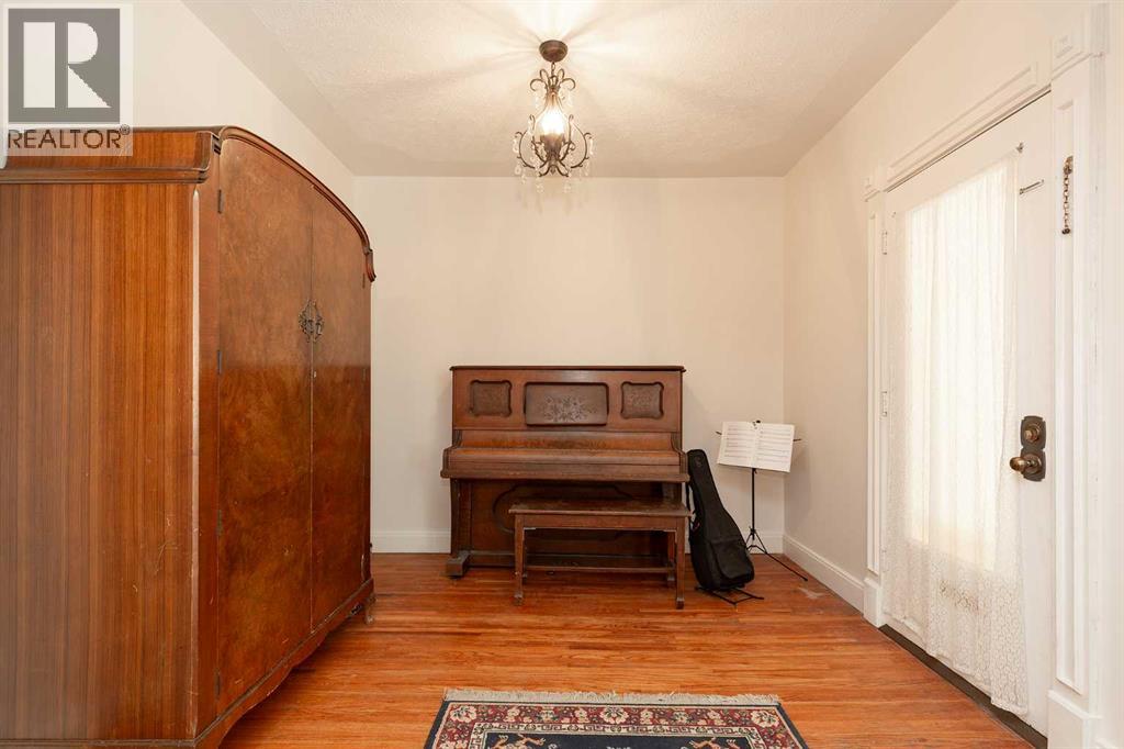 622 10 Street South Property Photo 6