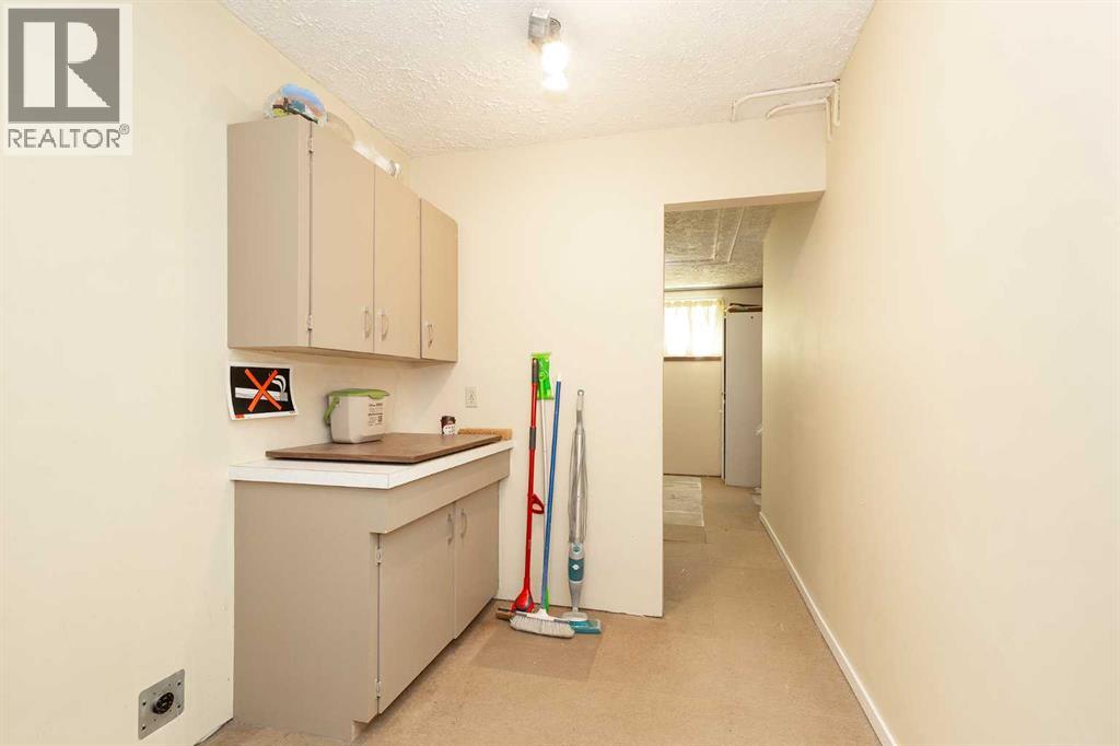 622 10 Street South Property Photo 43