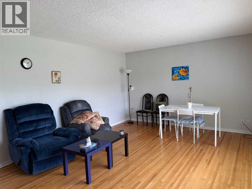2848 24 Street Nw Property Photo 6