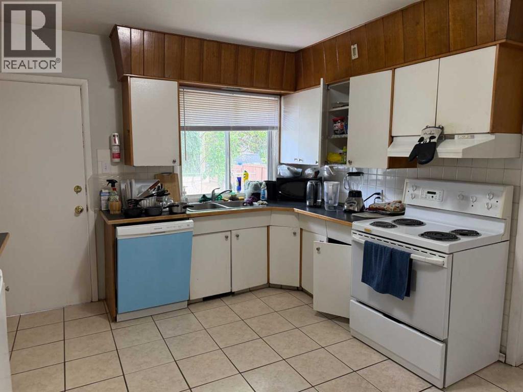 2848 24 Street Nw Property Photo 7