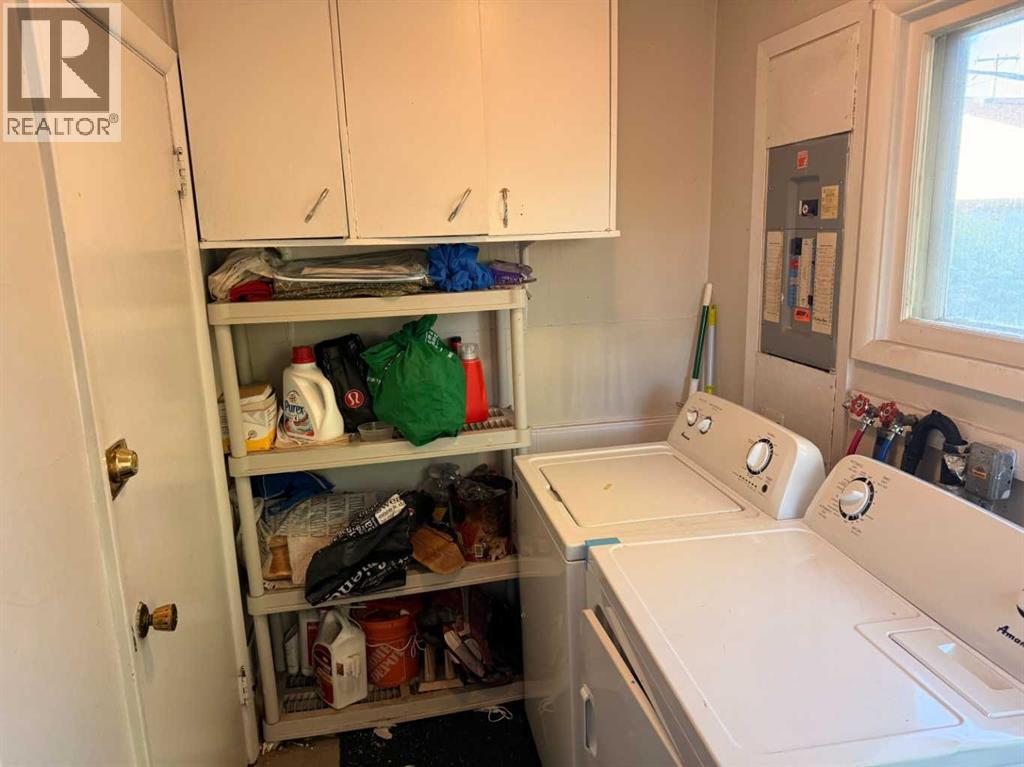2848 24 Street Nw Property Photo 9