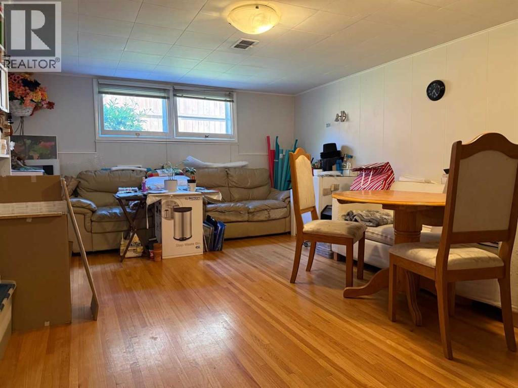 2848 24 Street Nw Property Photo 10